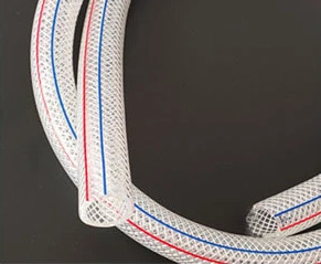 Non torsion clair souple renforcé tuyau d'eau tuyau tressé PVC pour le lavage de voiture de jardin